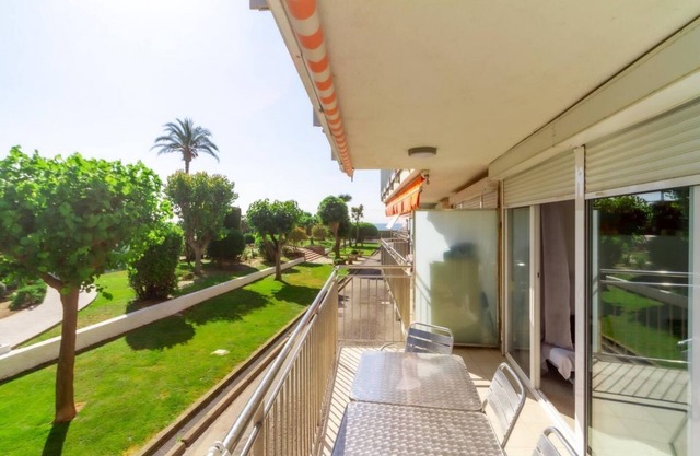 Residential Costamar Playa, with swimming pools near Bcn