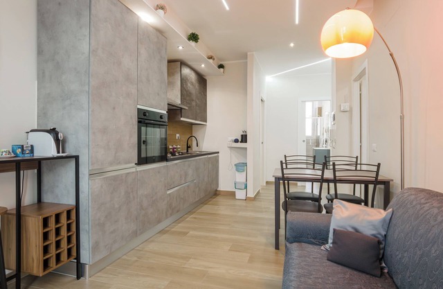 Residenza Peschiera, Residenza Peschiera, a due passi da metropolitana, supermercati e ristoranti