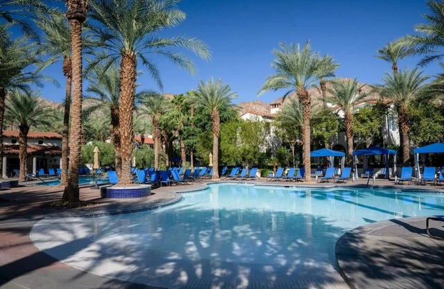 Resort Luxury Villa 12 pools, 11 hot tubs, balcony
