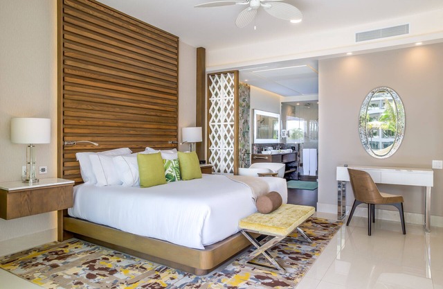 Resort Style 2-bedroom condo with AC and WiFi in beautiful Cancún