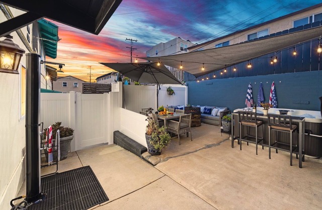 Resort-style AMENITY-PACKED 3br home, FAMILY & PET friendly!