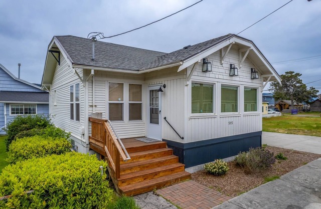 Restored 1926 Seaside Home close to the Beach and the Promenade.