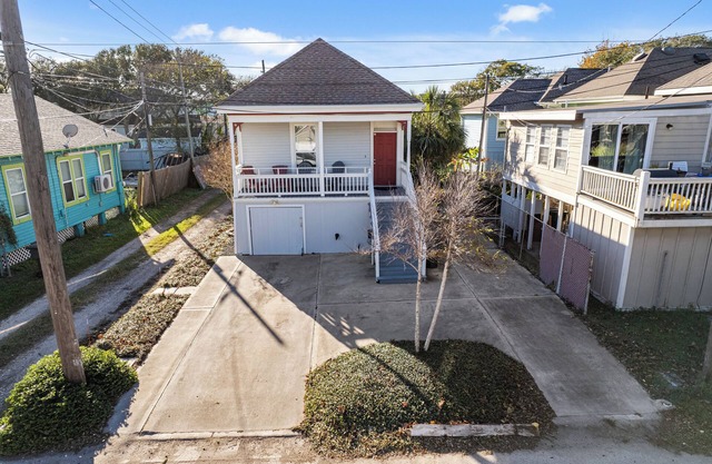 Restored Victorian Walking Distance to Beach & Pleasure Pier