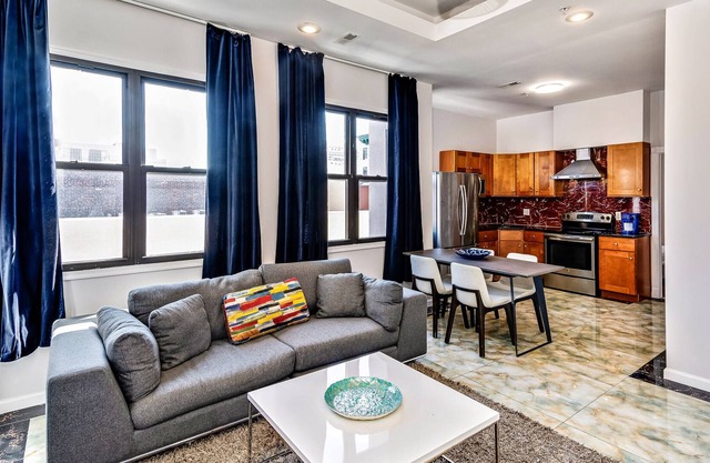 Retreat in a stylish 2BD apartment in the heart of the City