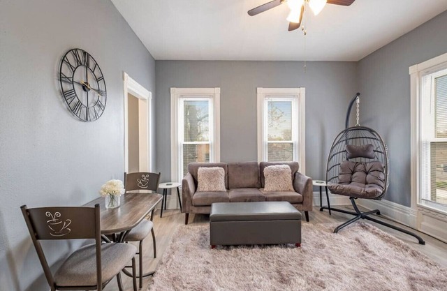 Retreat Suite 3 - Modern Getaway