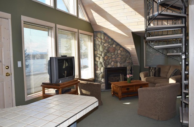 Retreat Wilderness Inn