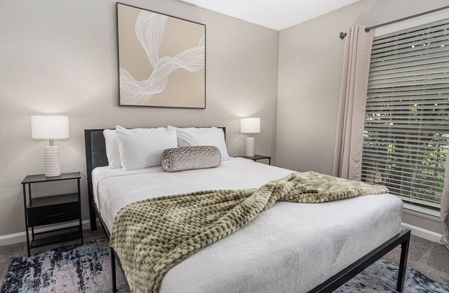 Retro Charm, Modern Comfort - Minutes from BHM!