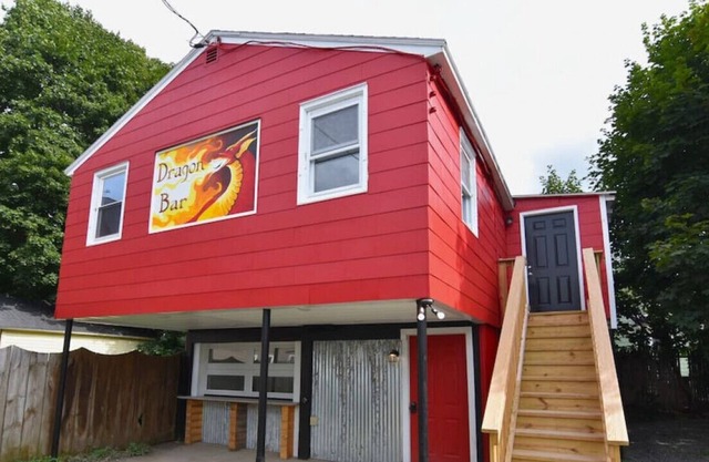 Retro on Maple Avenue