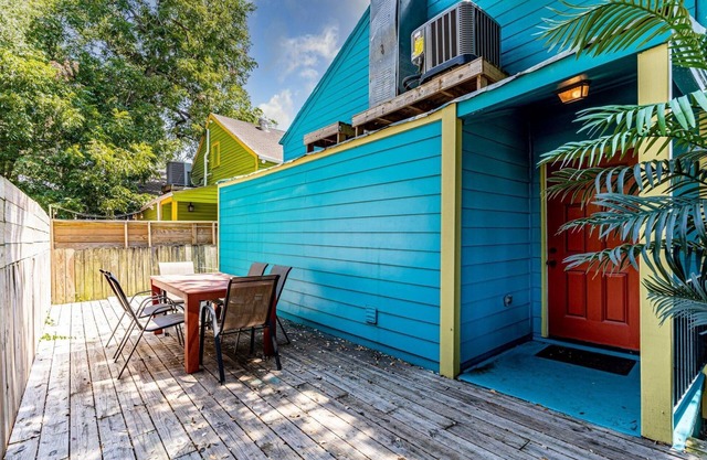 Revived Nola Home Near Everything
