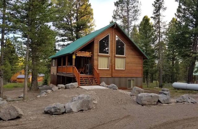 Rhodehouse Retreat! Your destination for Year Round Fun!