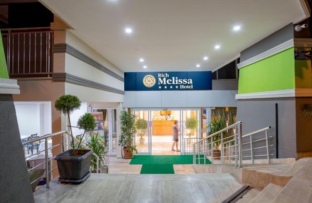 Rich Melissa Hotel