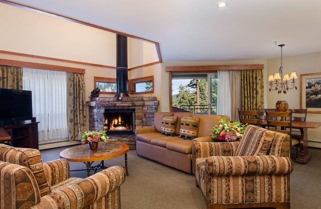Ridge Tahoe: Feb16-Feb19: 2br/2ba suite: 3 nights: Sleeps 8