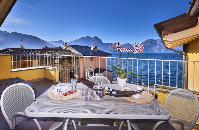 Riva Bianca residence, Misultin house facing the lake