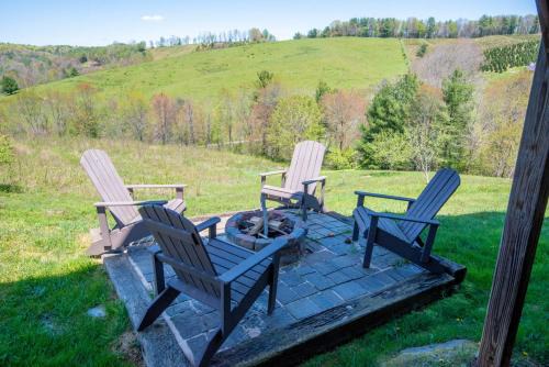 River Access, VIEWS, Sleeps 8, Fire Pit