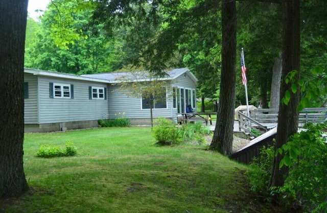River Country Lodge on the Muskegon River next to Pine St boat launch