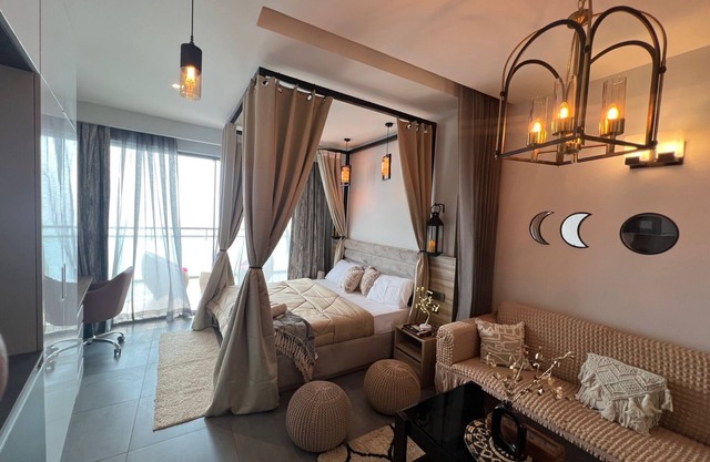 River facing ultracozy bohemian studio apartment @ 41st floor near south Delhi