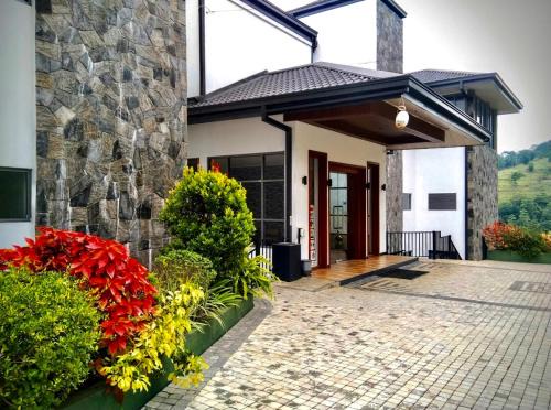 Riverbank Resort Gampola