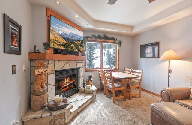 Riverbend 4 O'Clock Run Condo: Ski In/Out