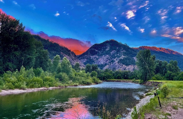 Riverdance Lodge: Best Family and Friends private Icicle River Fun Getaway!