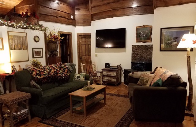 RIVERFRONT ADIRONDACK LOG CABIN