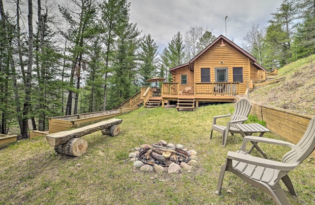 Riverfront Lewiston Cabin w/Stone Fireplace!