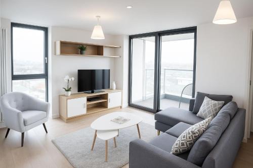 Riverside 2 Bed Apartment