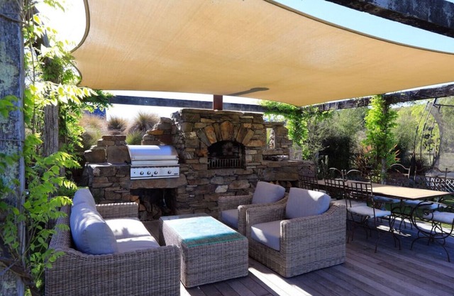 Riverside | Hot Tub | Outdoor Fire | Veggie Garden