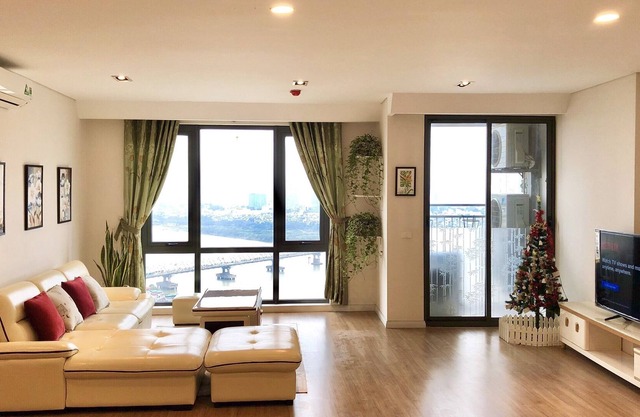 Riverside Lux Condo 3 Bedrooms Best View in Hanoi Center - Massage Chair&Netflix
