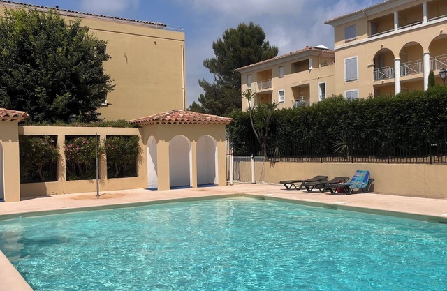Riviera rêve, Antibes. Prestigious residence with swimming pool in the heart of the Côte d'Azur