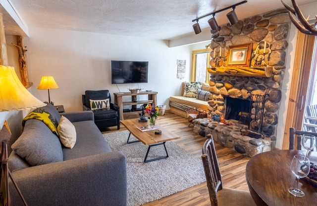 RMR: Cedars 1412 Condo in The Aspens/Wilson, WY