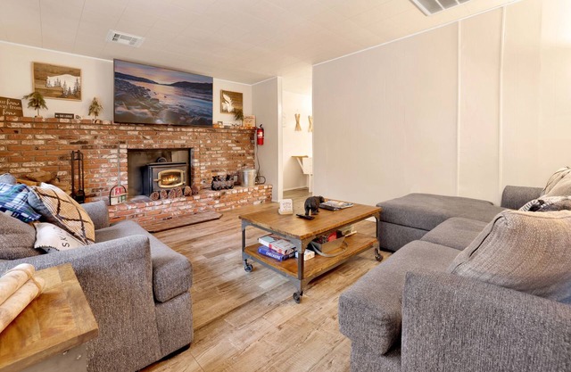 Robinhood Chalet Cottage at Big Bear Lake