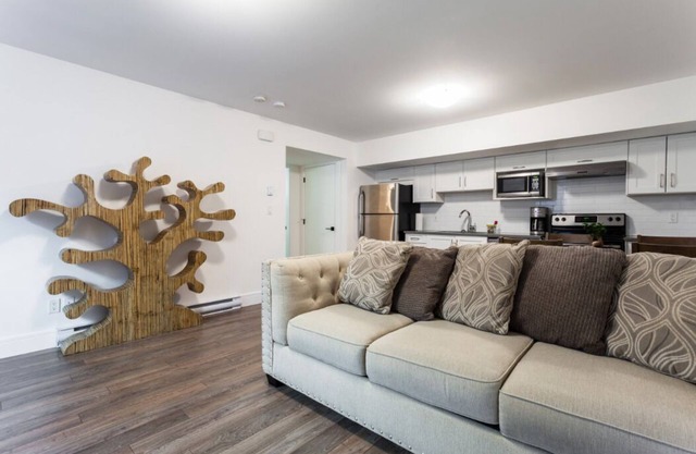 Robson Place Suite*