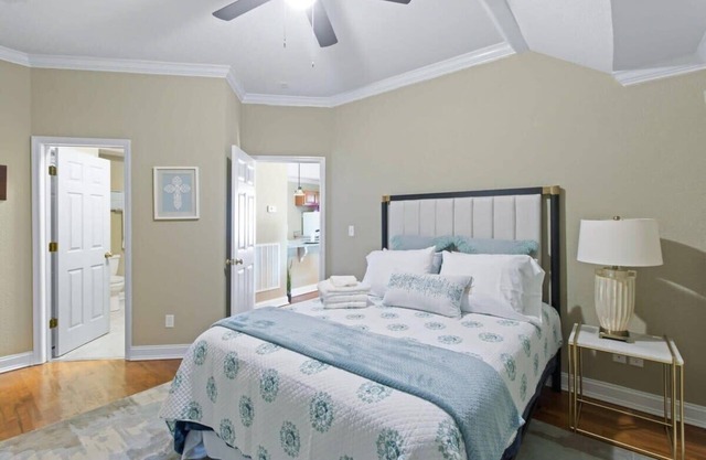 Rock House with free wifi, parking, & cozy space!