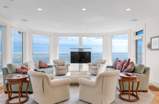 Rockcleft: Ocean Front Mansion - Stunning Spacious Luxurious - Amazing Views