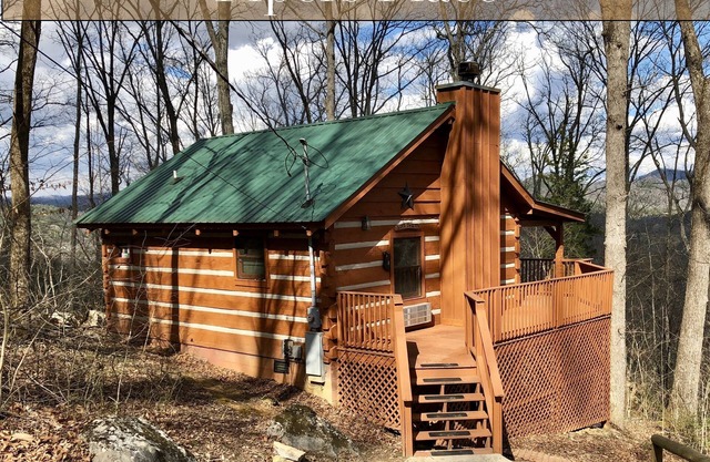 Romance, Hot Tub, Firepit, Secluded, Whirlpool Bath, Fireplace - Pipers Place