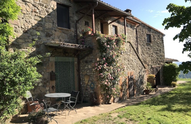 Romantic apartment with a view over the Tiber Valley