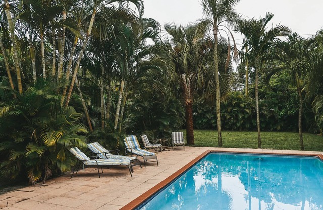 Romantic Hollywood villa w/private pool — 2 ml from the beach