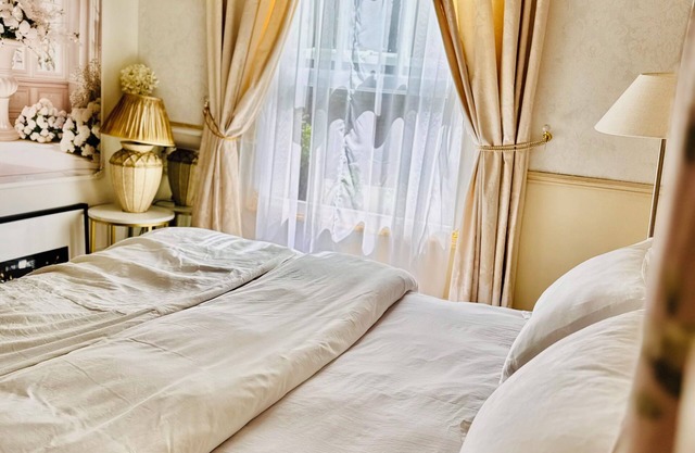 Romantic London Flat with Parisian Flair in Pimlico