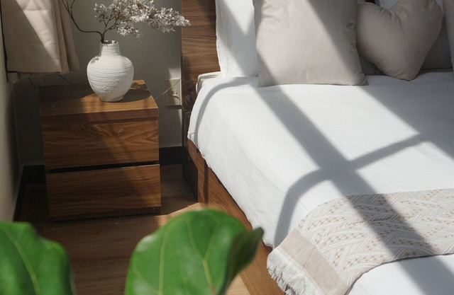 Romantic Studio with Sunlight in the City Center