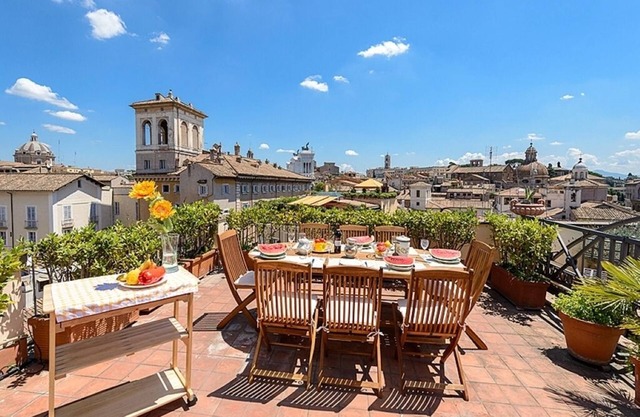 Rome center panoramic 4BR 3BA terrace garden, glass living room, amazing views