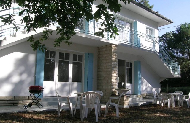 Ronce-les Bains - GROUND FLOOR APARTMENT left - 90m from the BEACH