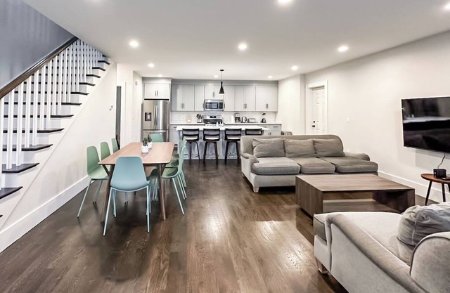 Roof Deck 6Bedrooms, W/D, Parking, Baby Crib