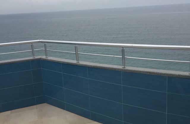 Roof terrace apartment with fantastic sea views