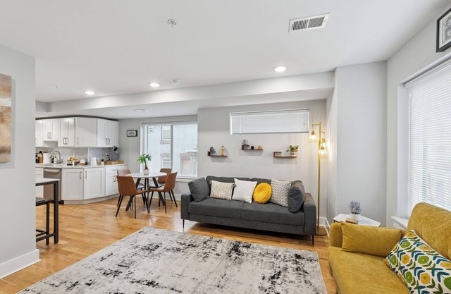 Rooftop/5min Museum of Art/3BD3BA/Patio/King/Free Parking/10min Liberty Bell