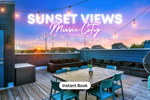 Rooftop Deck 2 Car Garage Near Downtown Nashville