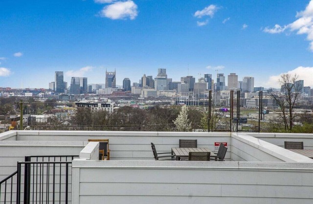 Rooftop Lounge ~ Sleeps 12 ~4 bed