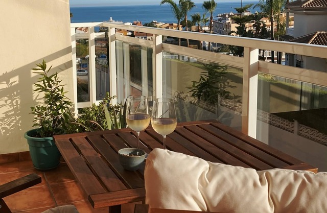 Rooftop with sea views, pool & parking