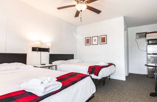 Room 2 Boutique Hotel Balsam Lake WI