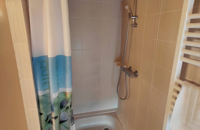 Room 3 with Shared Terrace