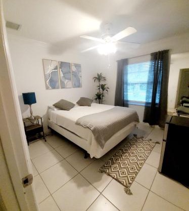 Room 5 minutes from PBI Airport